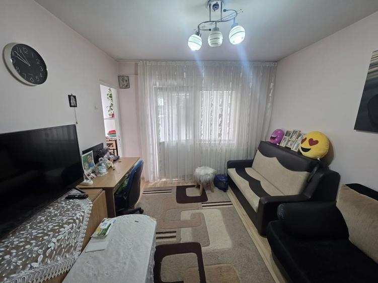 Garsonieră decomandată în Central