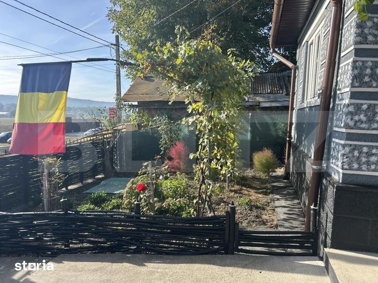 Casă cu 2 camere cu Teren 1000 Mp în Central