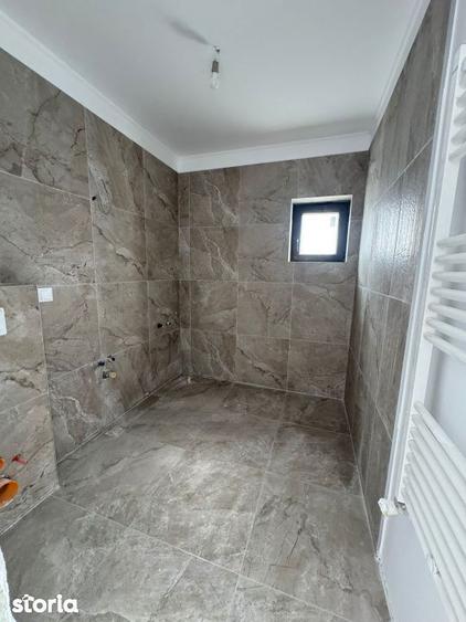 Casă cu 4 camere cu Teren 452 Mp în Central