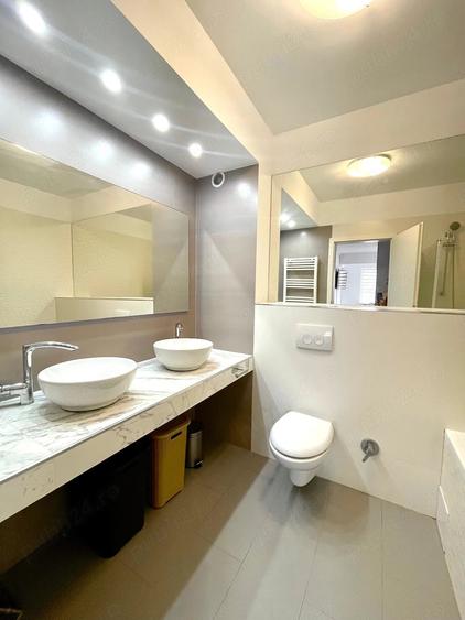 Apartament cu 4 camere decomandat în Central