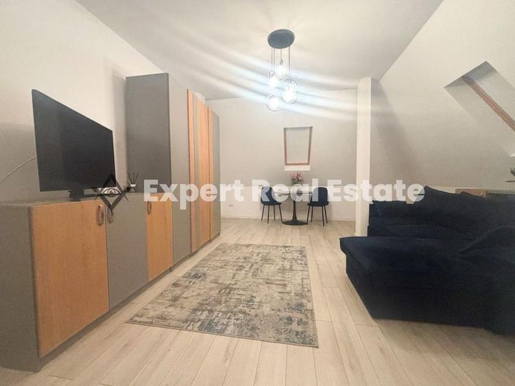 Garsonieră decomandată în Central