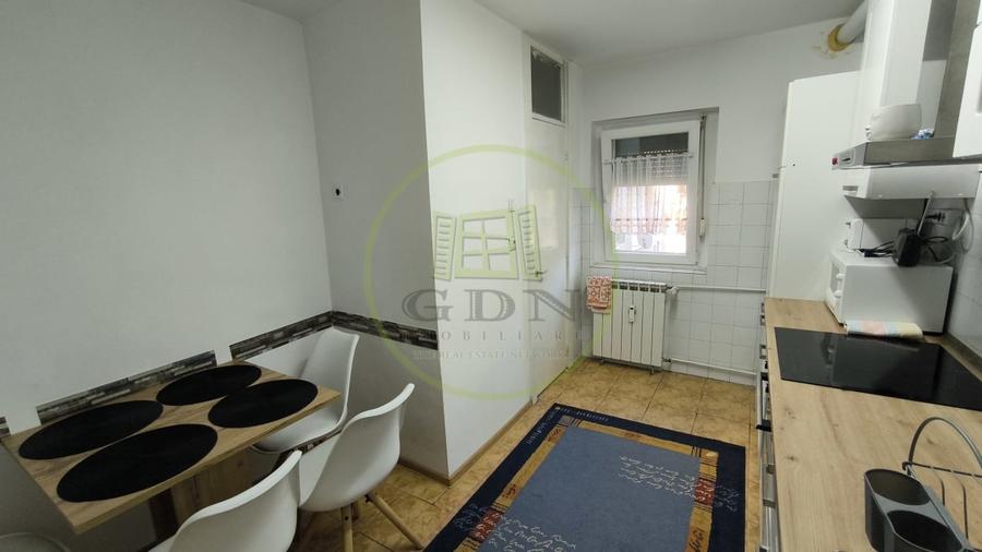Închiriere apartament cu 3 camere, decomandat, mobilat-utilat, Decebal - 2