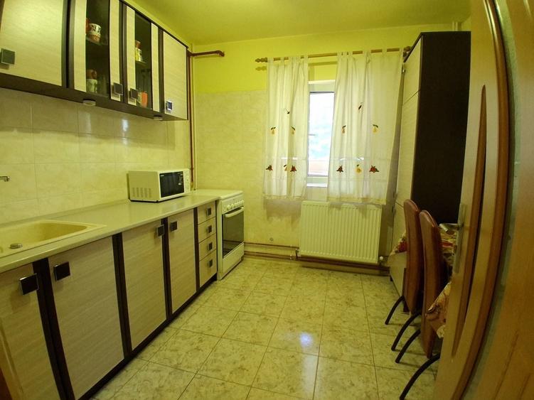 Apartament cu 2 camere decomandat în Bârzești