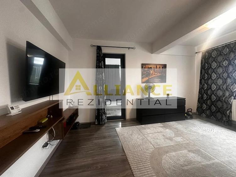 Apartament cu 3 camere semidecomandat în Berceni
