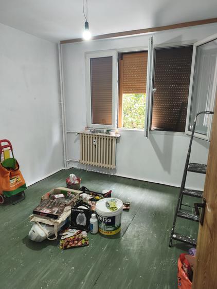 Apartament cu 3 camere semidecomandat în Drumul Taberei