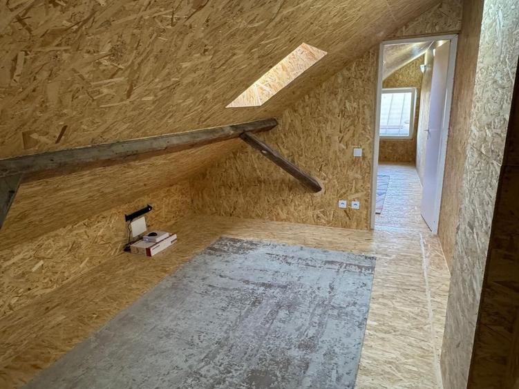 Casă individuală cu 3 camere cu Canalizare în Gruia