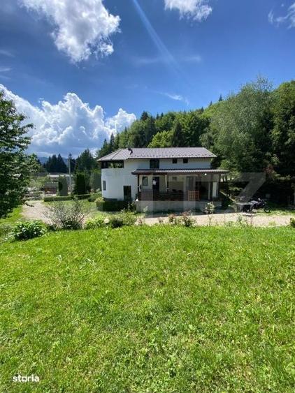 Casă cu 4 camere în Colibița