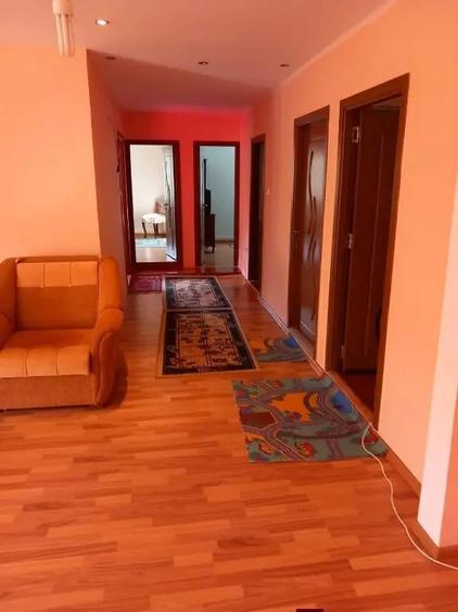 Casă cu 5 camere în Mărunțișu
