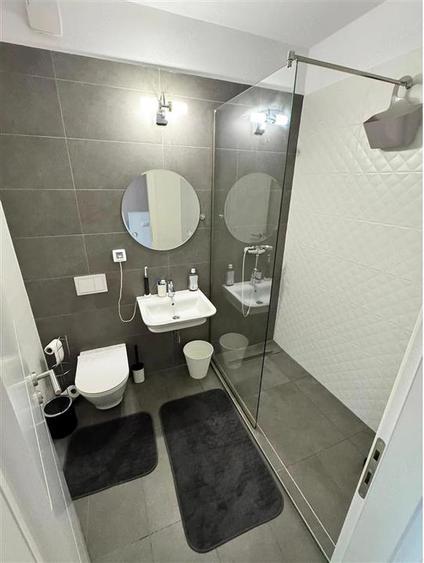 Casă cu 4 camere cu Teren 120 Mp în Pipera