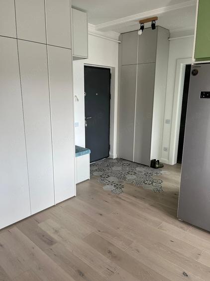 Apartament cu 3 camere decomandat în Florești