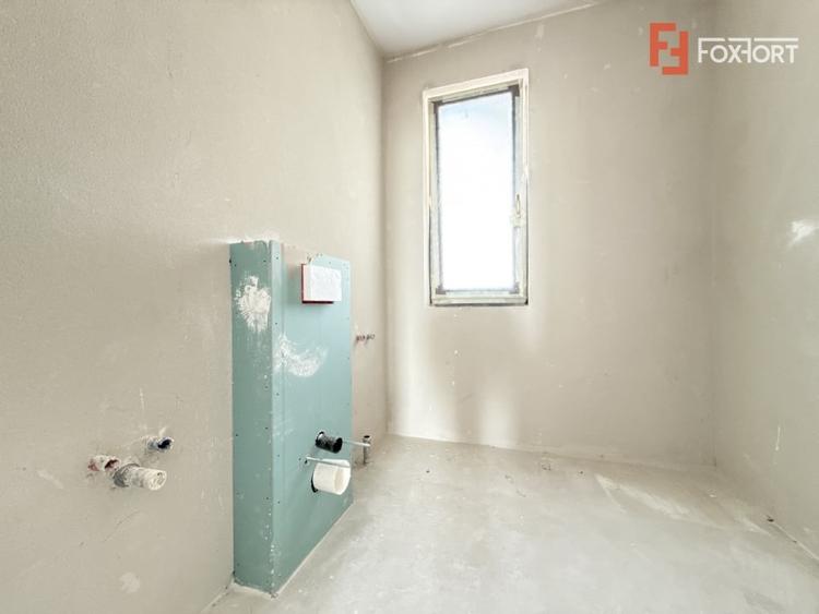 Duplex cu 4 camere cu Canalizare în Săcălaz