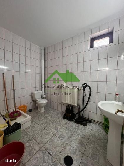 Casă cu 4 camere în Valea Roșie