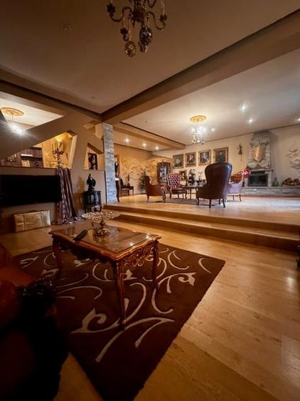 Casă cu 6 camere cu Teren 1576 Mp în Băneasa