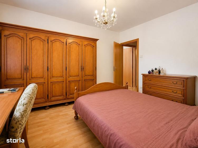 Apartament cu 3 camere decomandat în Tineretului
