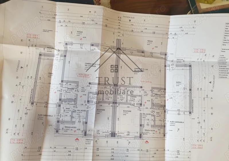 Casă individuală cu 4 camere cu Canalizare în Florești