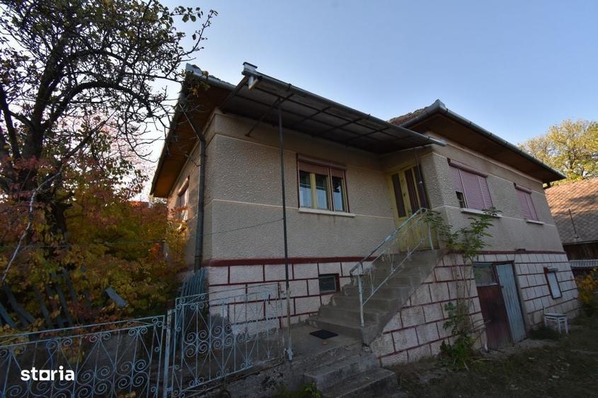 Casă cu 4 camere cu Teren 2300 Mp în Sava