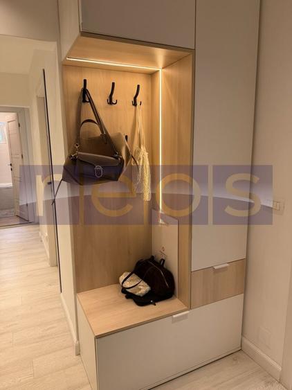 Apartament cu 3 camere decomandat în Titan