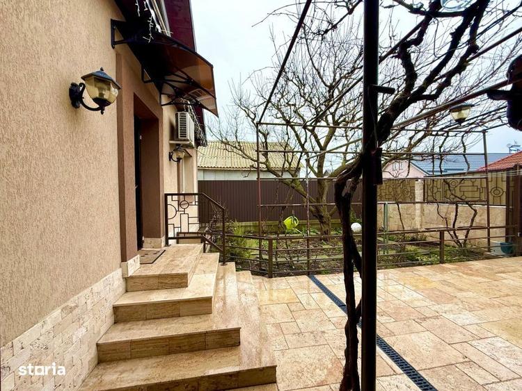 Casă cu 4 camere cu Teren 250 Mp în Central