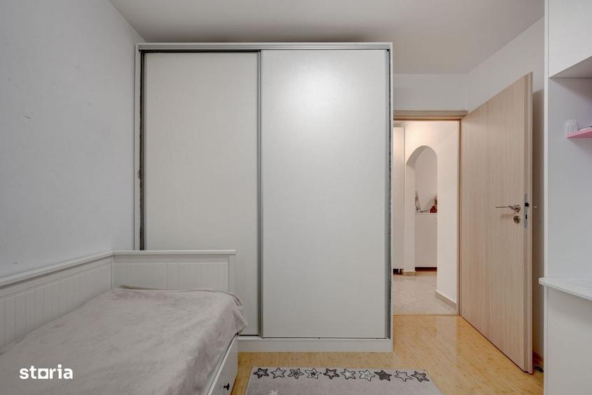 Apartament cu 4 camere decomandat în Berceni