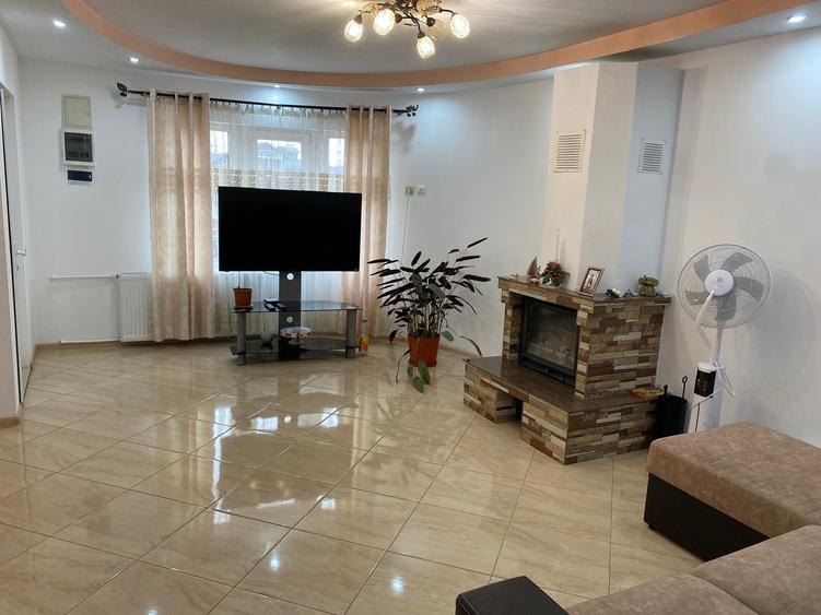 Casă cu 5 camere cu Teren 500 Mp în Sud