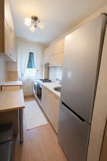 Apartament cu 2 camere semidecomandat, mobilat în Peninsula