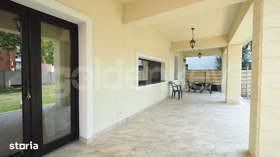 Casă cu 6 camere cu Teren 500 Mp în Central