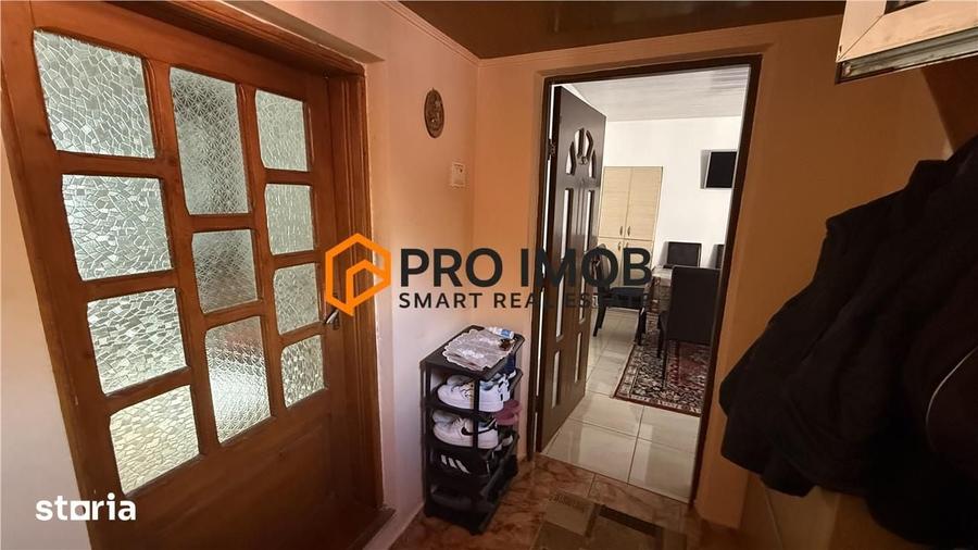 Casă cu 5 camere decomandat cu Teren 1709 Mp în Mărăcineni
