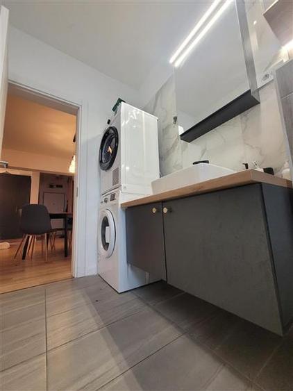 Apartament cu 2 camere decomandat, mobilat în Sud