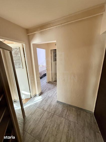 Apartament cu 2 camere decomandat în Craiovița Nouă