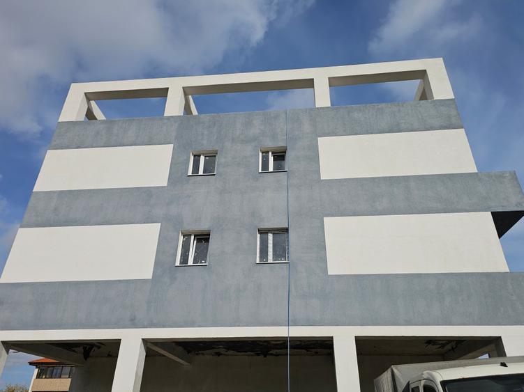 Apartament cu 2 camere decomandat în Kamsas