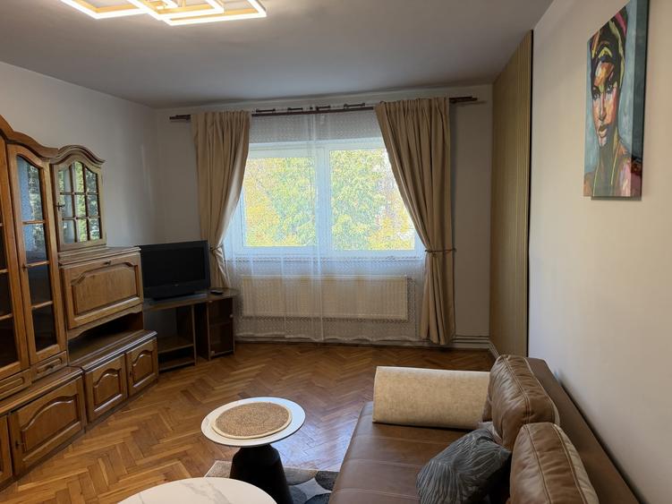 Apartament cu 2 camere decomandat, mobilat în Mihai Viteazul