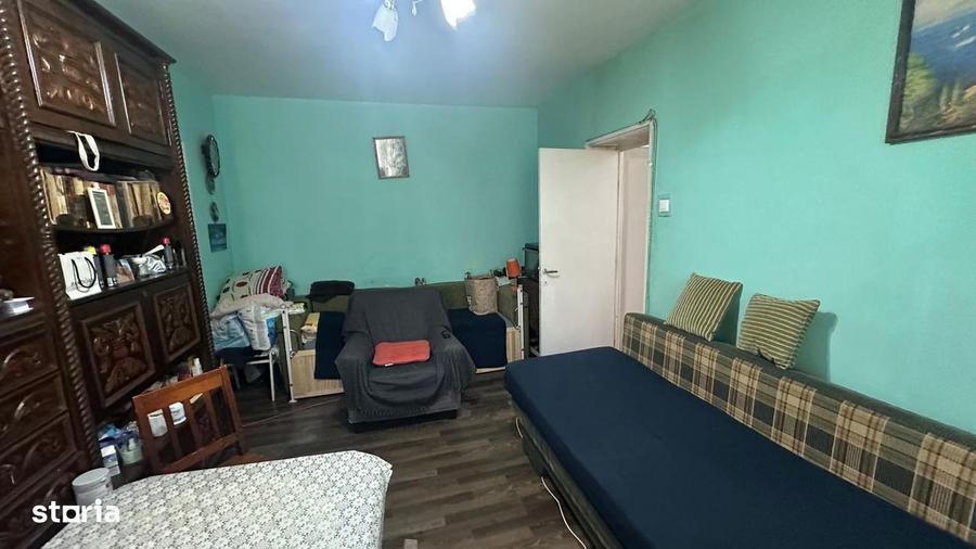 Apartament cu 2 camere semidecomandat în Pajura