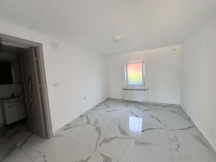 Casă individuală cu 4 camere cu Canalizare în Corbu