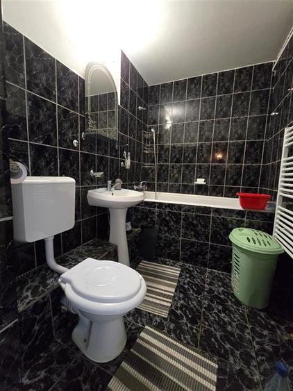 Apartament cu 3 camere decomandat în Frumoasa