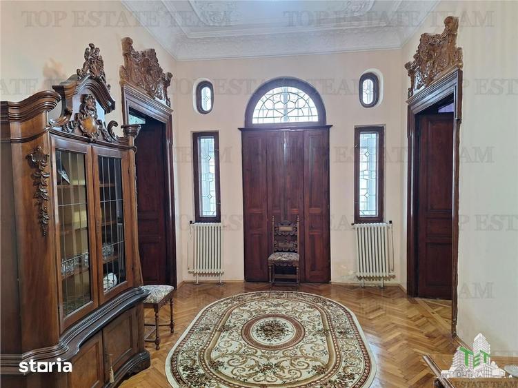 Casă cu 6 camere cu Teren 262 Mp în Ultracentral
