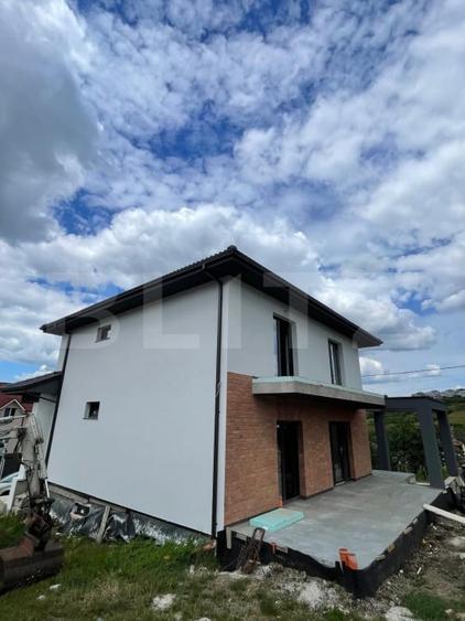 Casă individuală cu 4 camere cu Teren 571 Mp în Dezmir