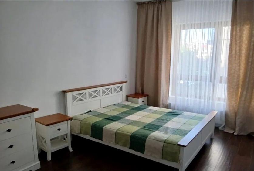 Apartament cu 3 camere semidecomandat în Metalurgiei