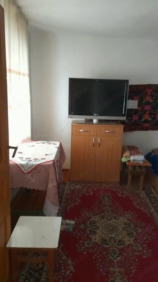 Casă cu Teren 3000 Mp în Vânători
