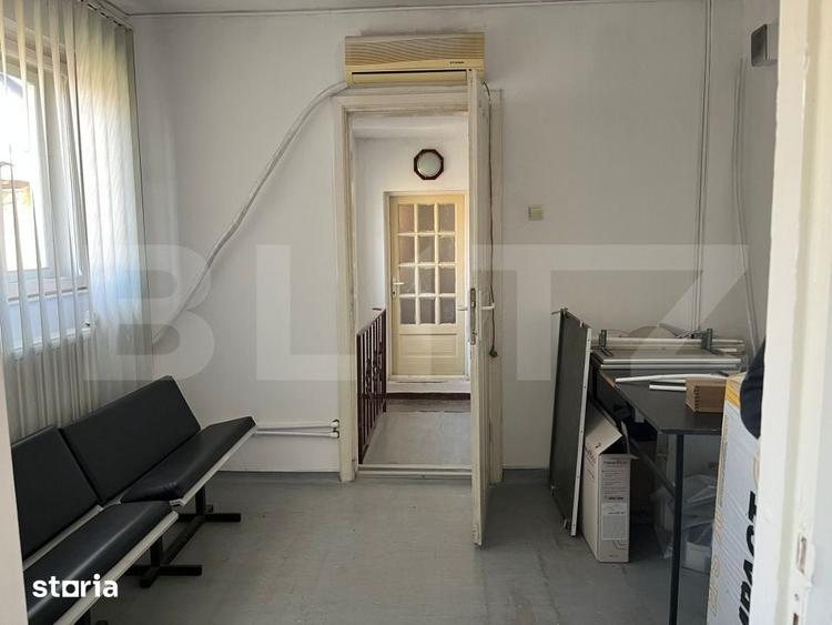 Casă cu 9 camere cu Teren 111 Mp în Brazda lui Novac