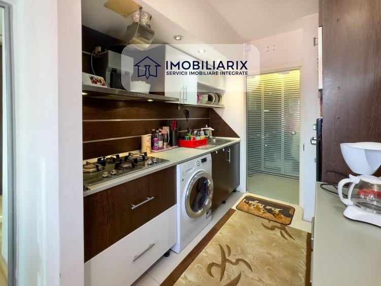 Apartament cu 3 camere decomandat, mobilat în Casa de Cultură