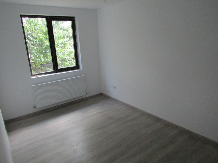 Duplex cu 3 camere cu Canalizare în Miroslava