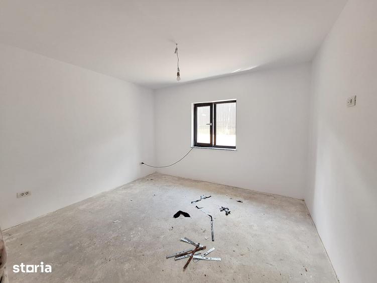 Casă cu 4 camere cu Teren 300 Mp în Mărgineni