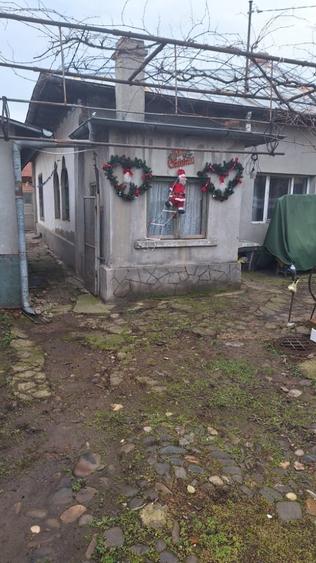 Casă cu 6 camere cu Teren 280 Mp în Central