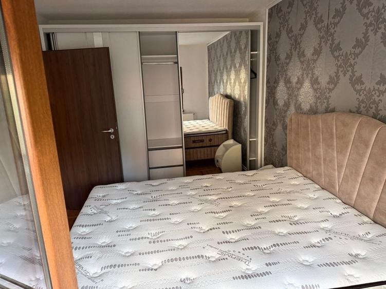 Apartament cu 3 camere decomandat în Exterior Vest