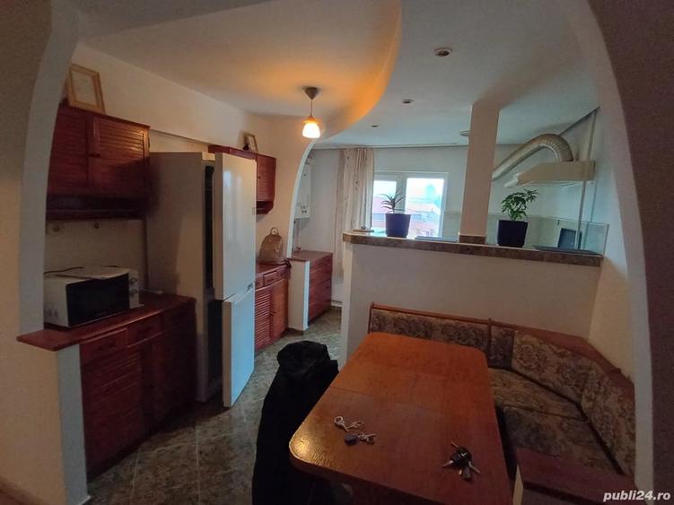 Apartament cu 3 camere decomandat în Lunei