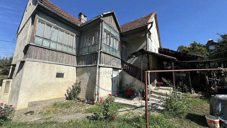 Casă cu 5 camere cu Teren 502 Mp în Central