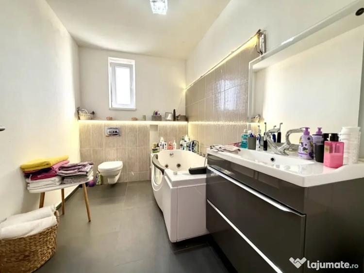 Casă cu 4 camere cu Teren 375 Mp în Aradului