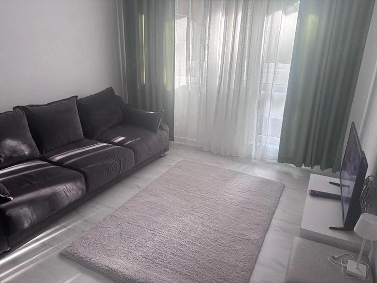 Apartament cu 3 camere semidecomandat în Drumul Taberei