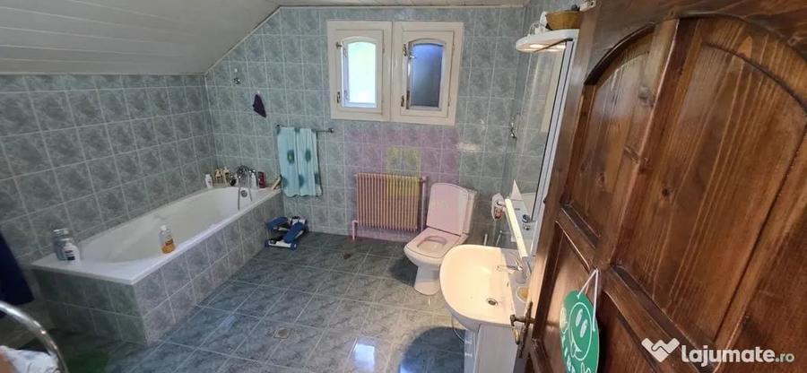 Casă cu 5 camere cu Teren 840 Mp în Central
