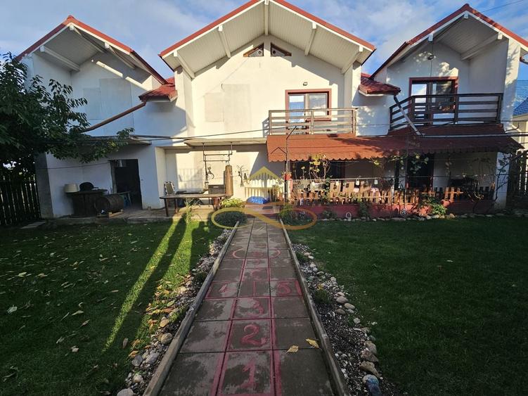 Duplex cu 5 camere cu Canalizare în Hemeiuș